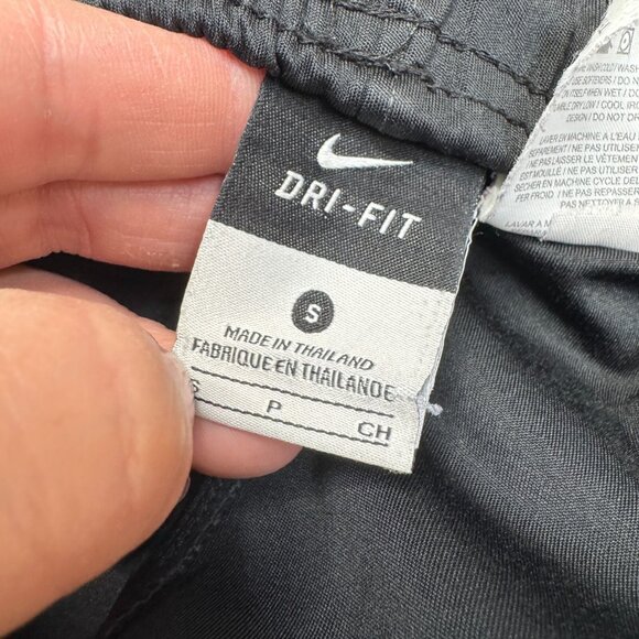 Nike Shorts Mens S Black Red Striped Gym Pull On Athletic Logo Dri Fit Pockets - Picture 3 of 8